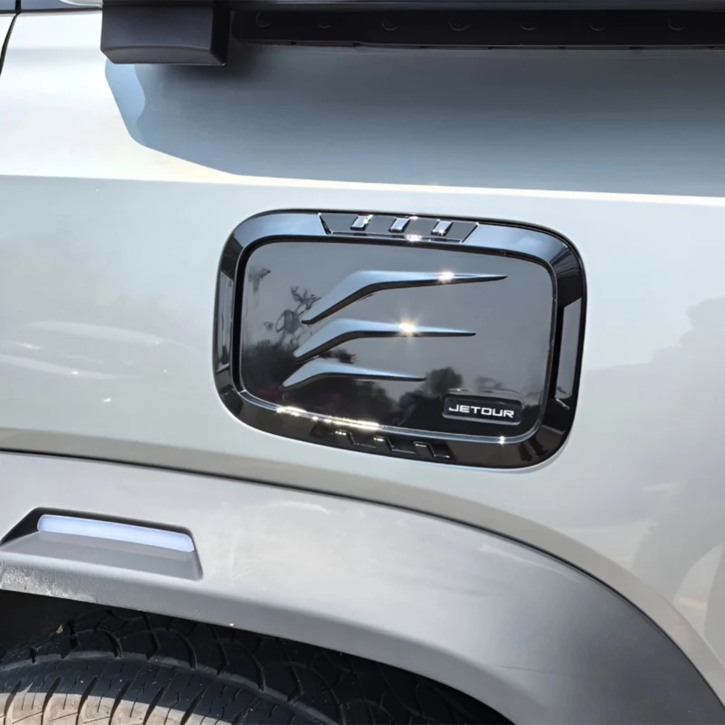 Fuel Tank Cover Glossy Black Jetour T2