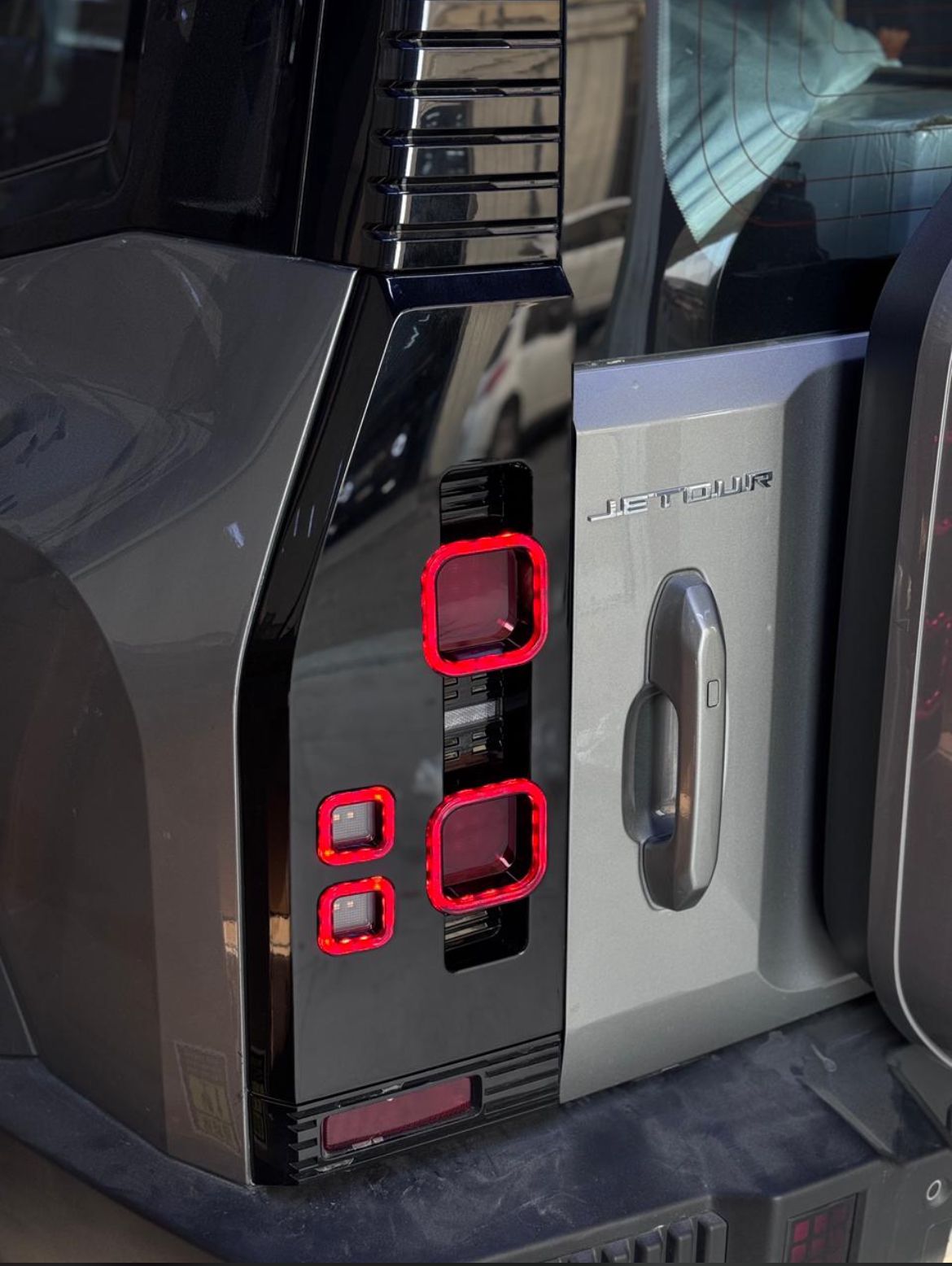 JETOUR T2 REAR TAIL LIGHT DEFENDER STYLE