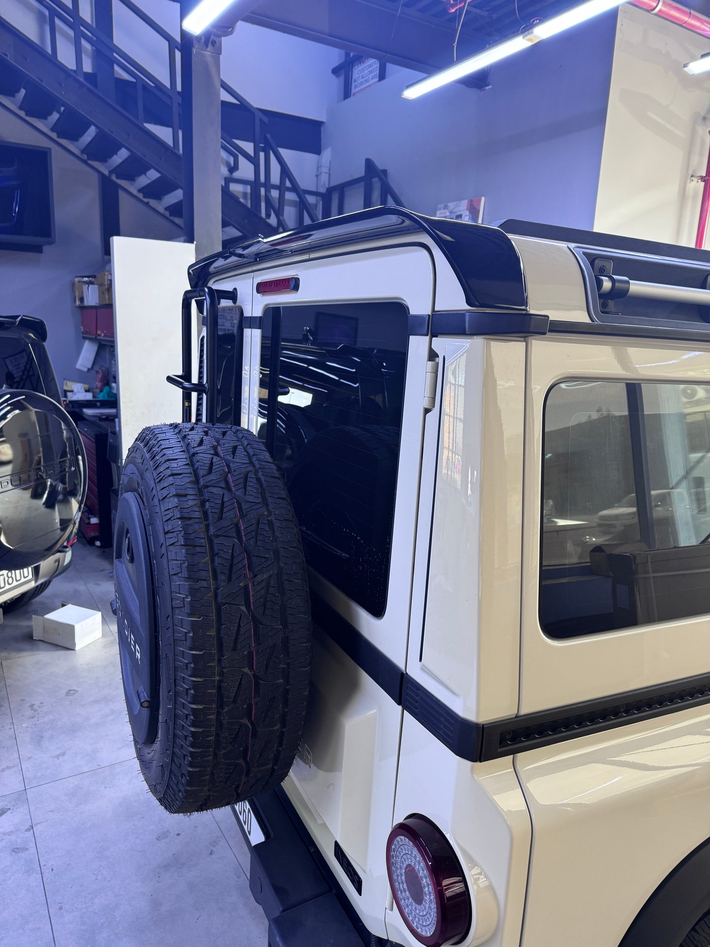 INEO GRENADIER REAR SPOILER