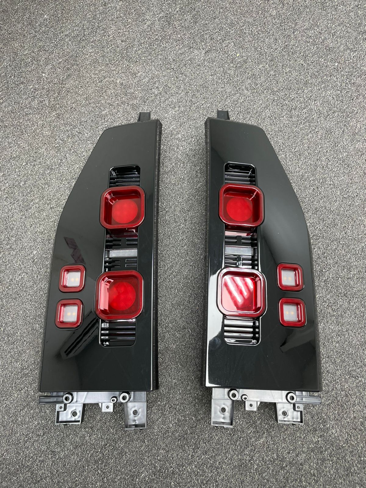 Jetour T2 Rear JETOUR T2 REAR TAIL LIGHT DEFENDER STYLE – Road Kit